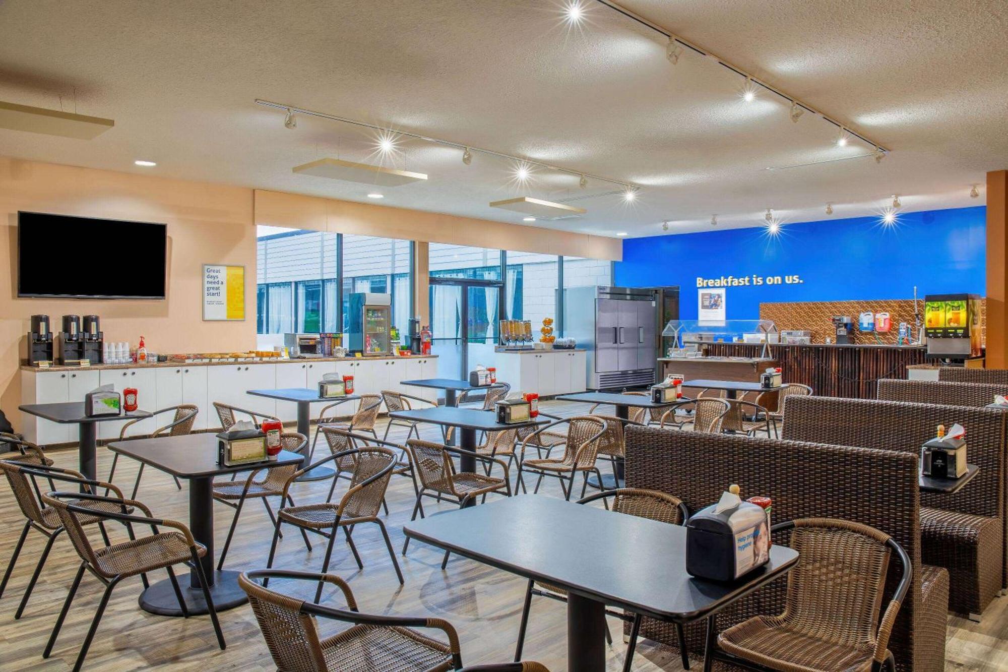 克兰布鲁克戴斯会议中心酒店 外观 照片
